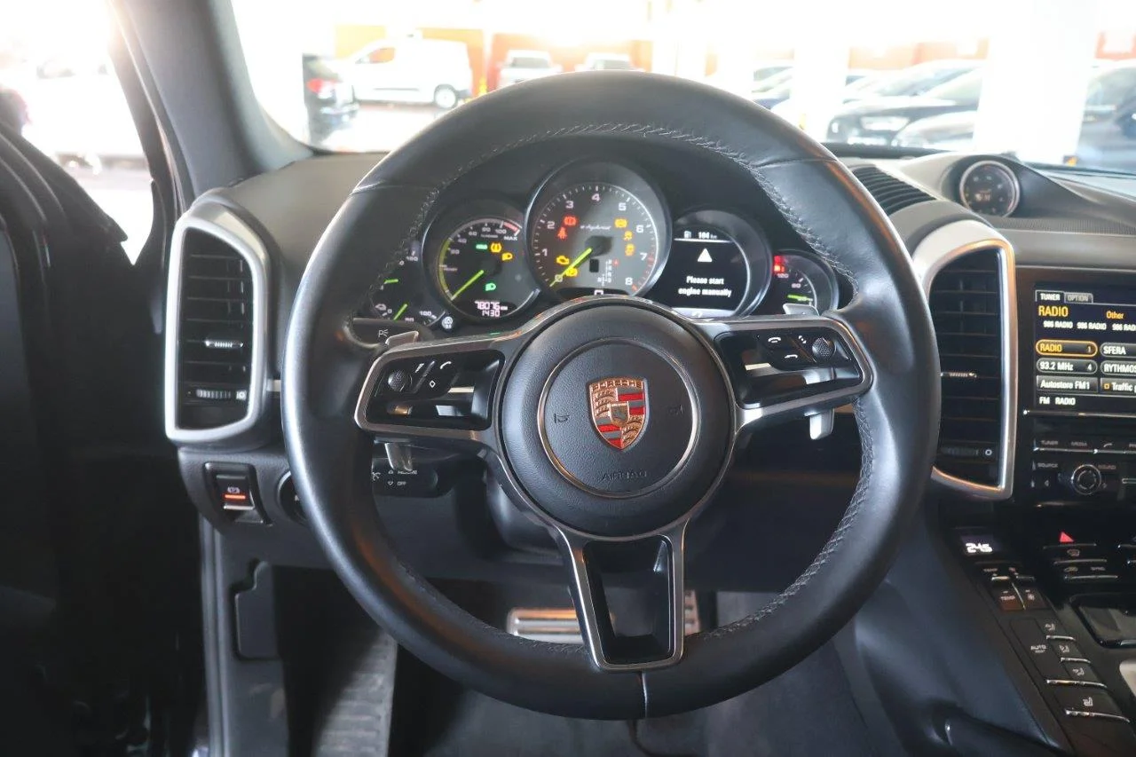 Porsche Cayenne - View model 21