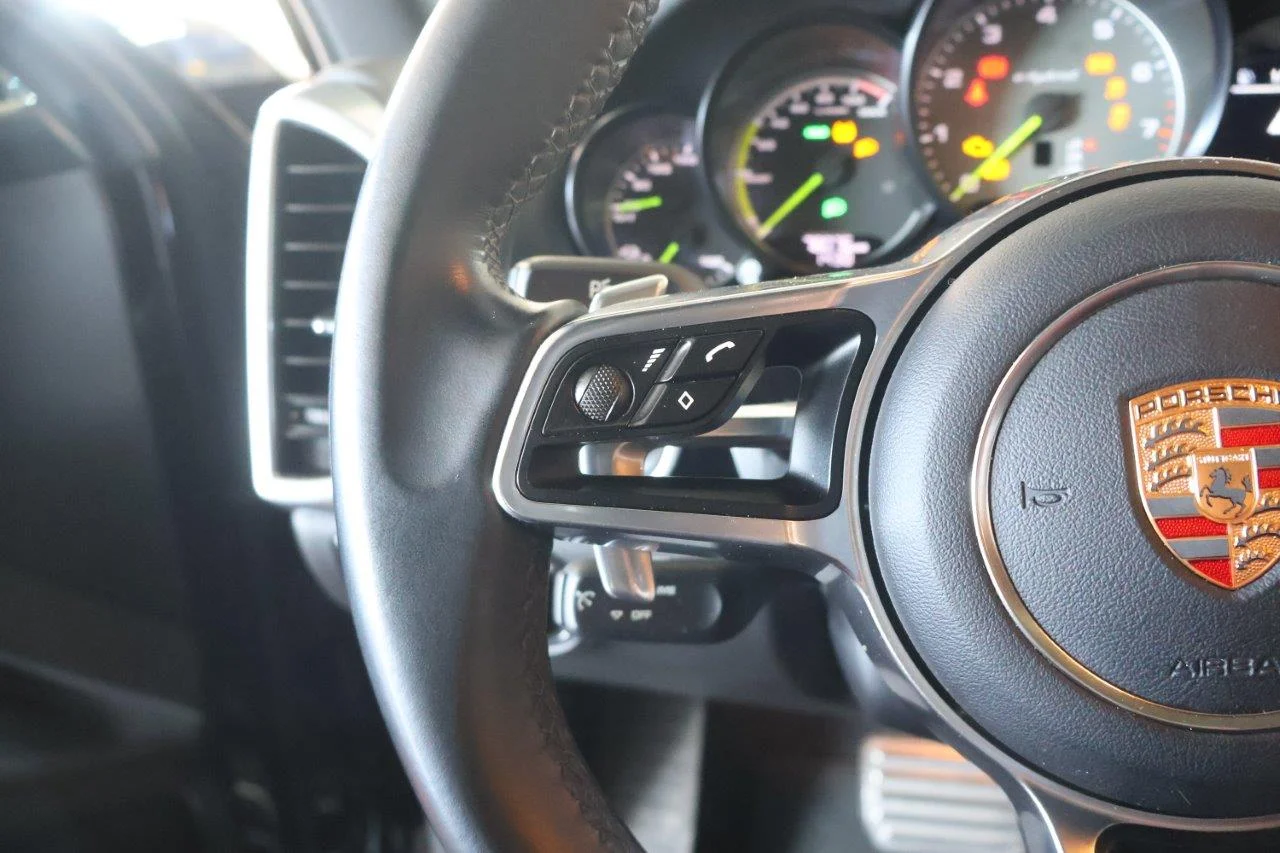 Porsche Cayenne - View model 22