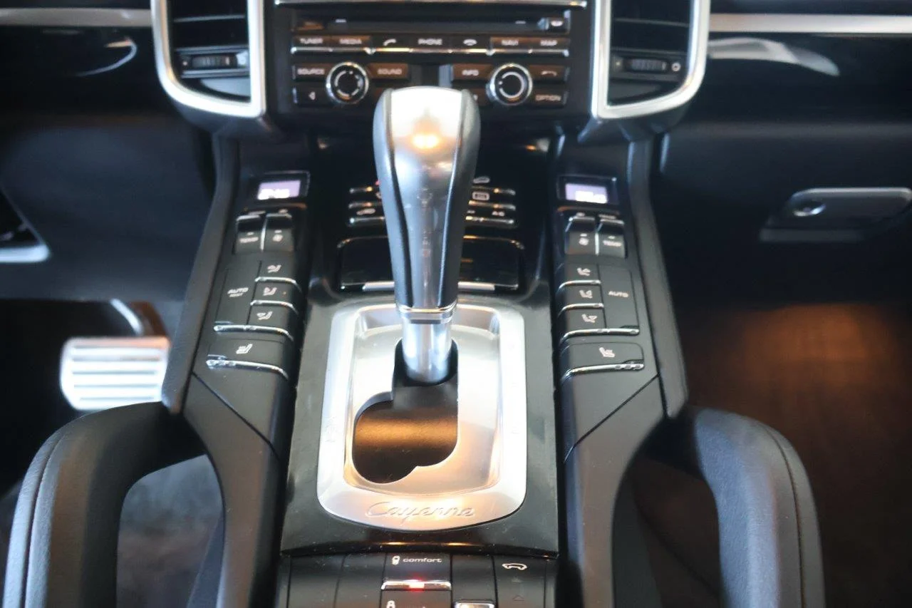 Porsche Cayenne - View model 25