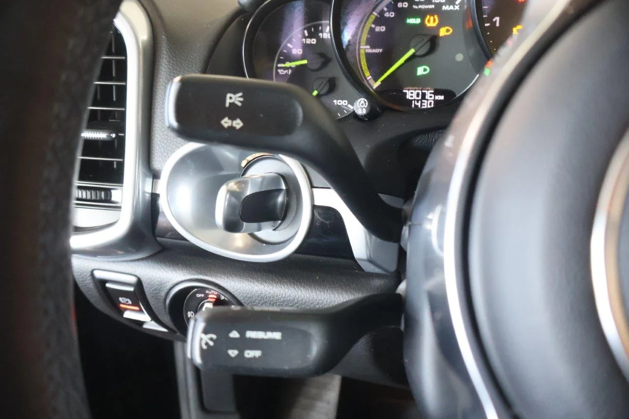 Porsche Cayenne - View model 31
