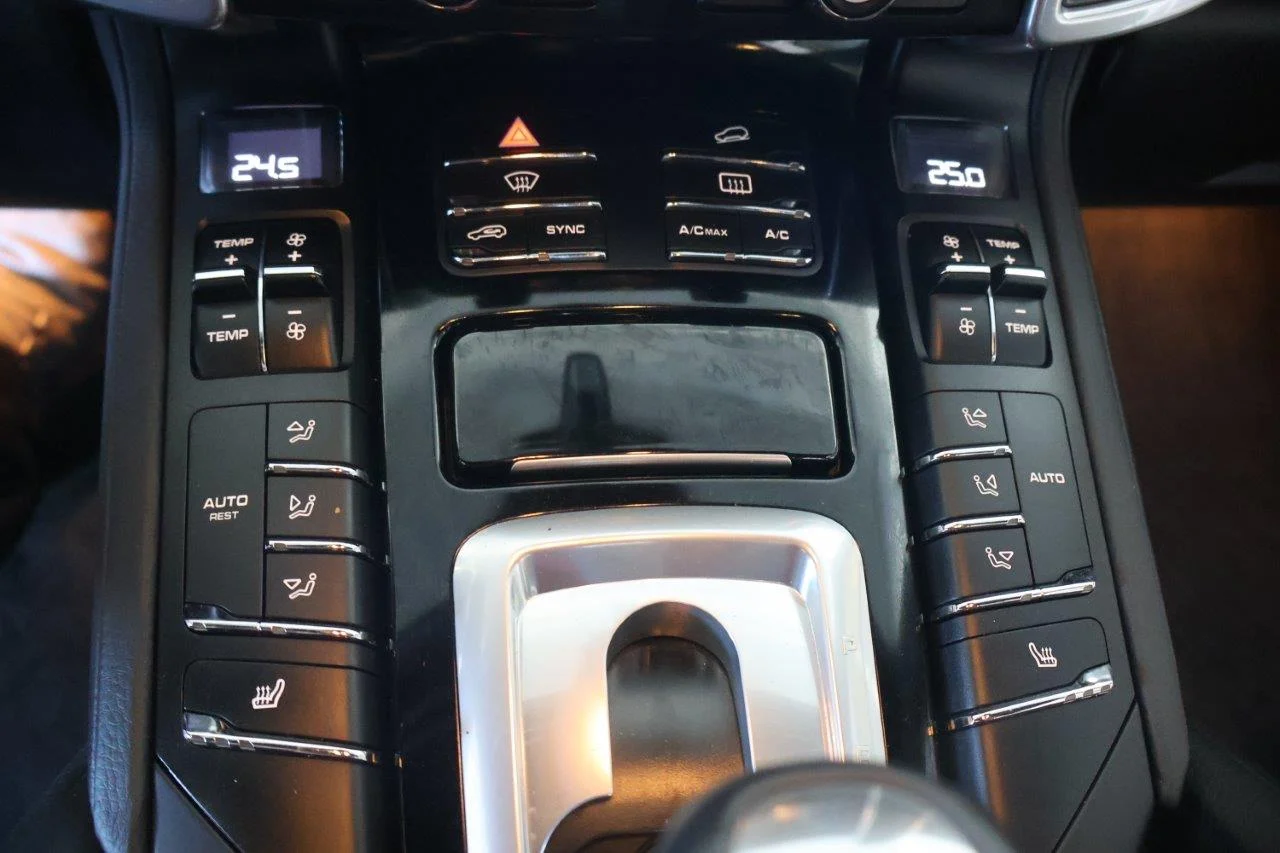 Porsche Cayenne - View model 33