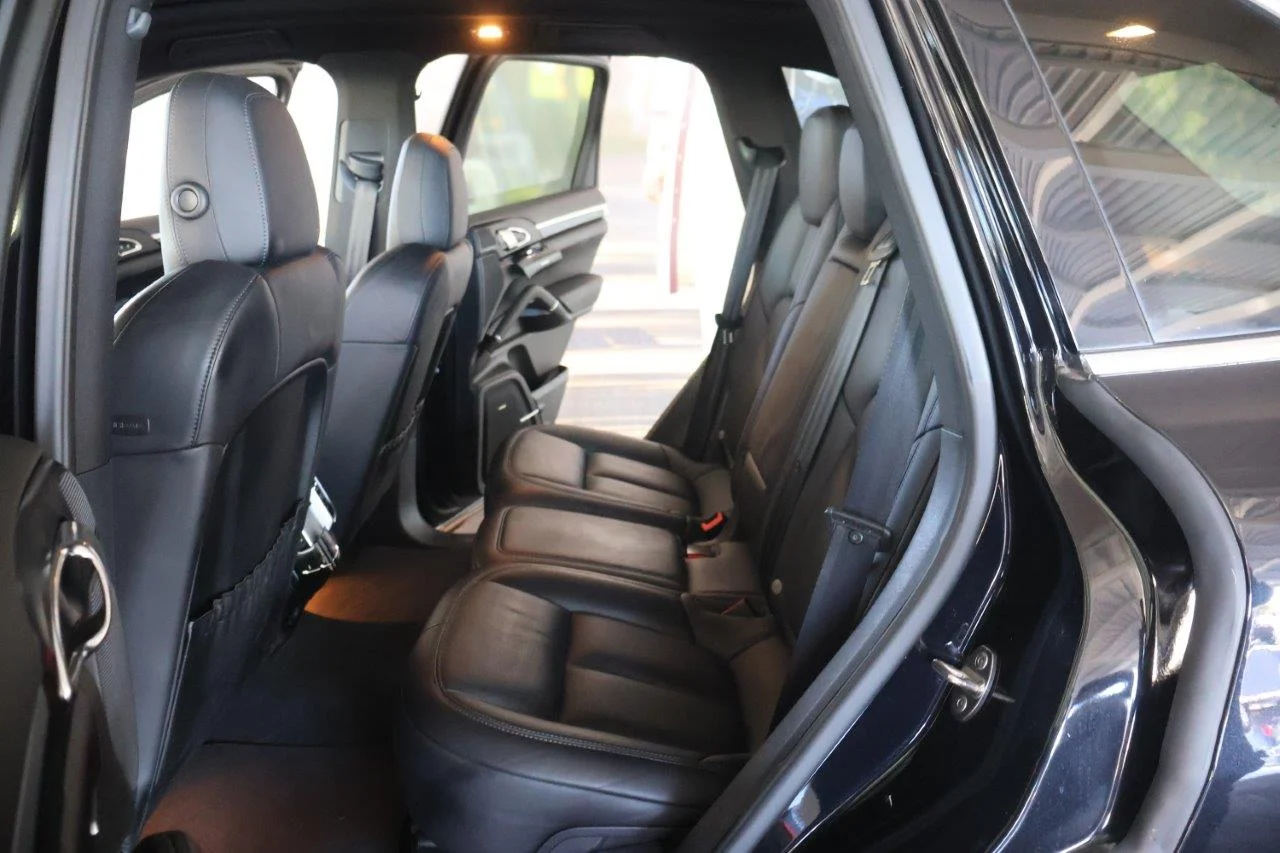 Porsche Cayenne - View model 42