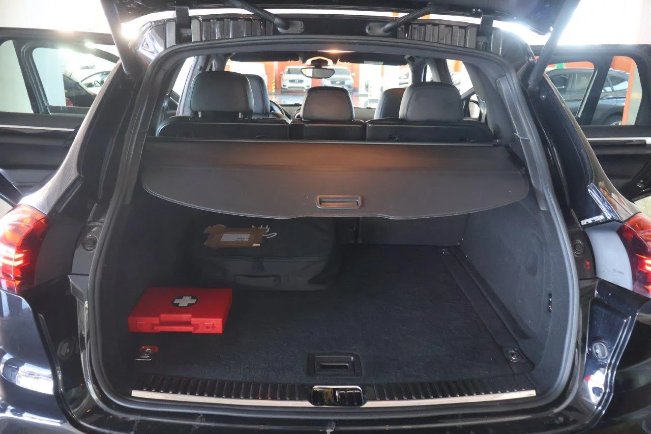 Porsche Cayenne - View model 49