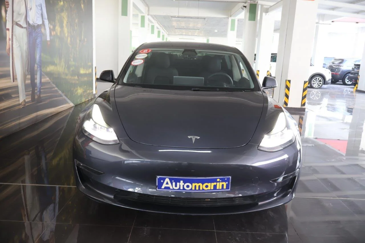 View 3 - Tesla Model 3 - 2022