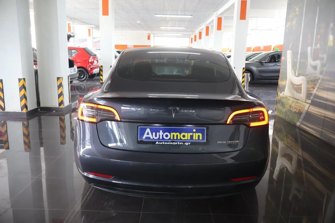 Tesla Model 3 - View model 5