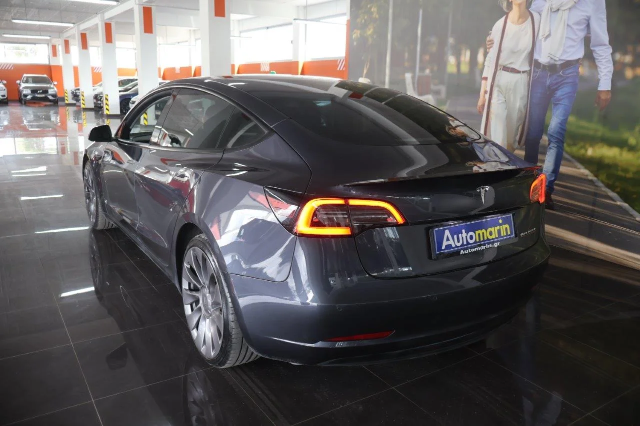 Tesla Model 3 - View model 6