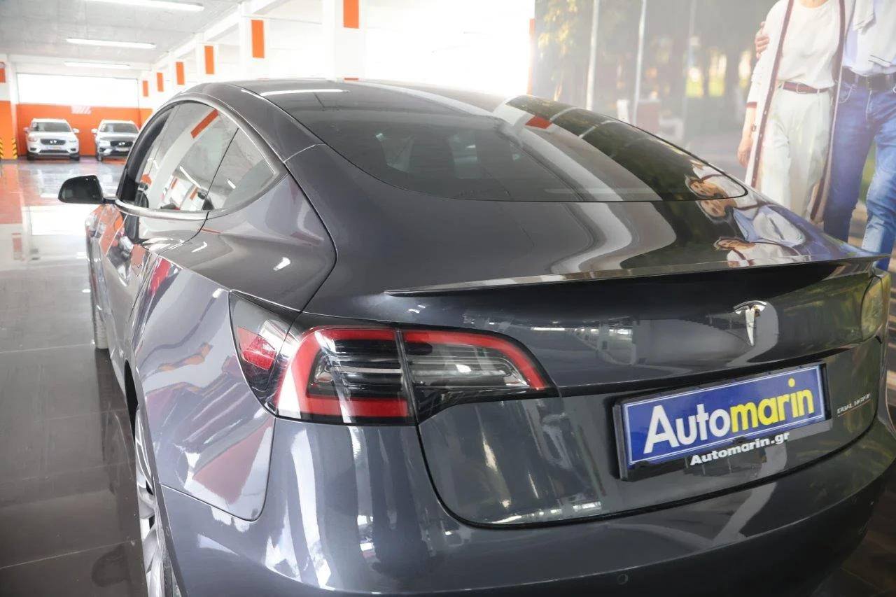 Tesla Model 3 - View model 11