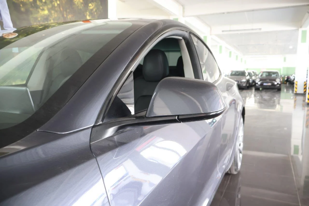 Tesla Model 3 - View model 13