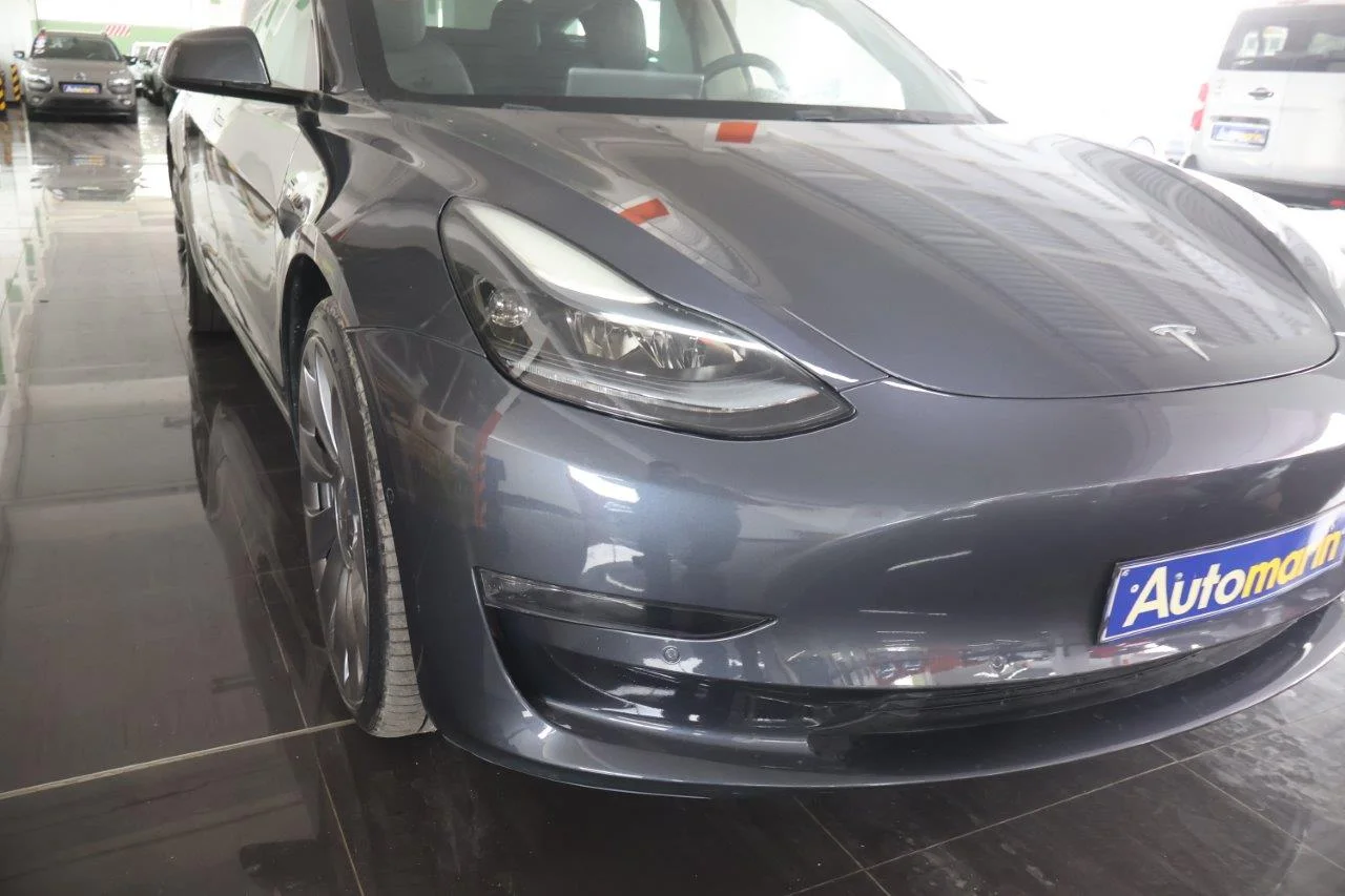 Tesla Model 3 - View model 16