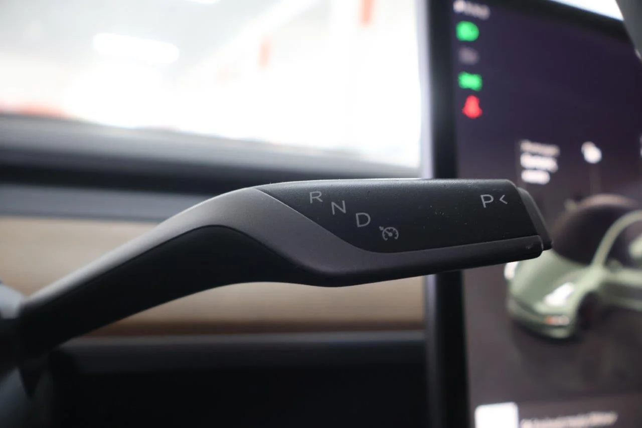 Tesla Model 3 - View model 26