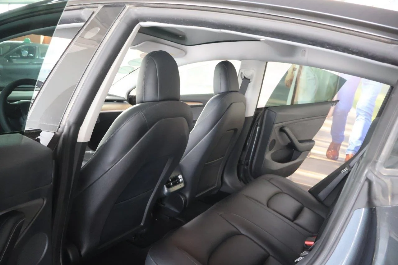 Tesla Model 3 - View model 34