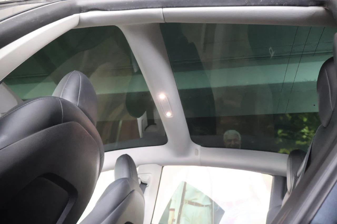 Tesla Model 3 - View model 35
