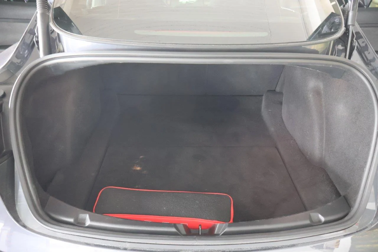 Tesla Model 3 - View model 42