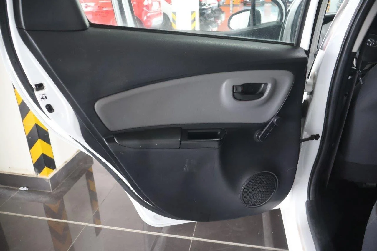 Toyota Yaris - View model 33