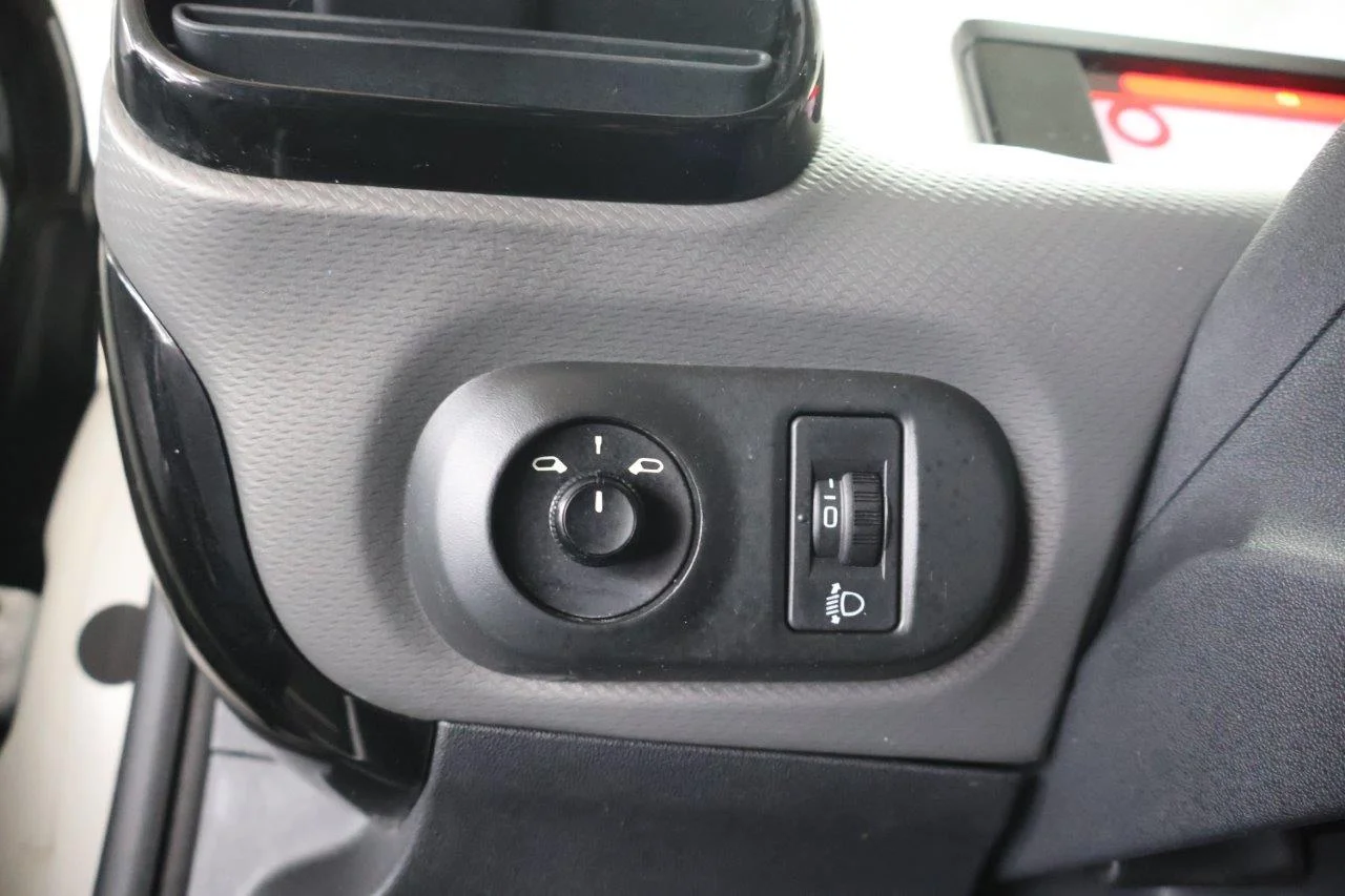 Citroen C4 Cactus - View model 30