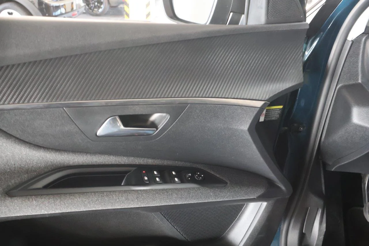 Peugeot 3008 - View model 33