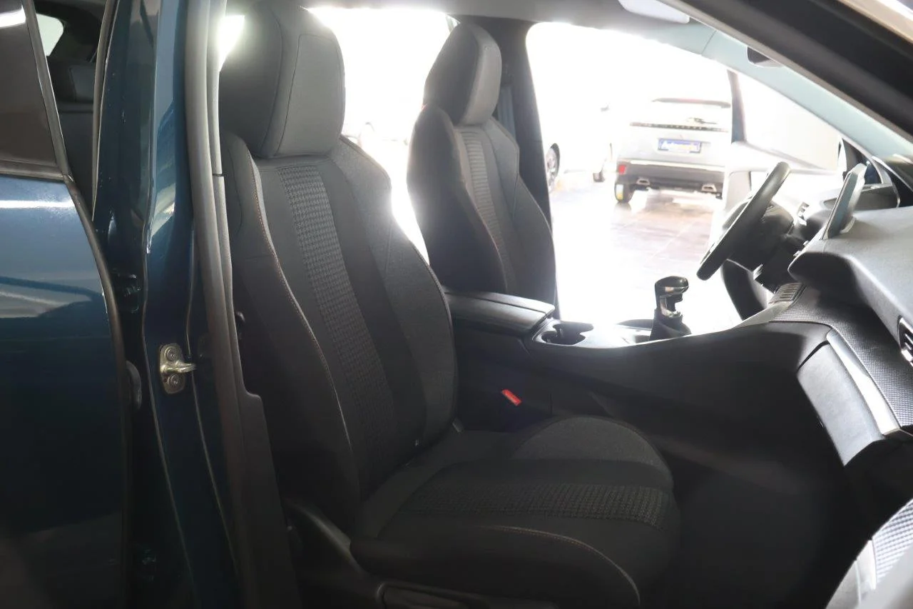 Peugeot 3008 - View model 40