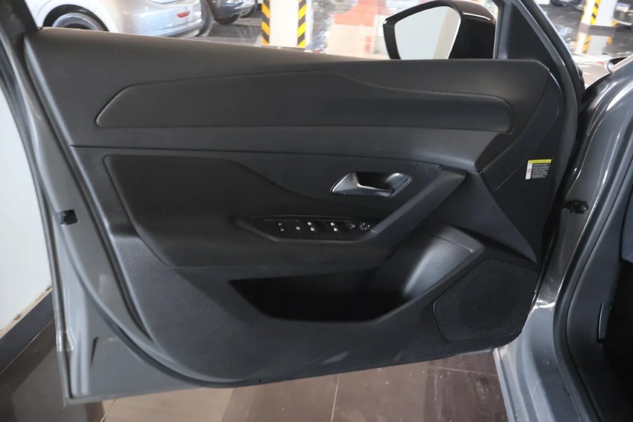 Peugeot 308 - View model 29