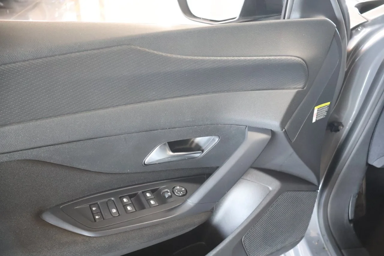 Peugeot 308 - View model 30