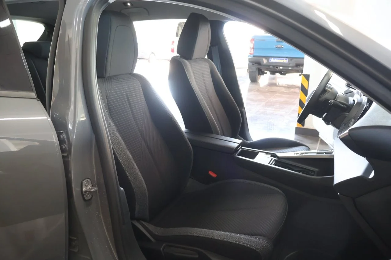 Peugeot 308 - View model 37