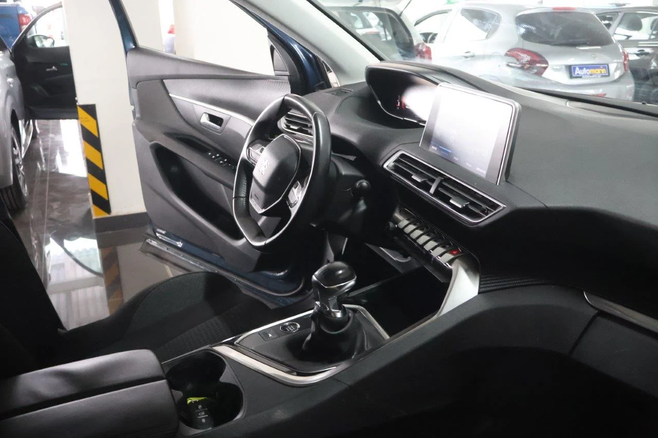 Peugeot 3008 - View model 40