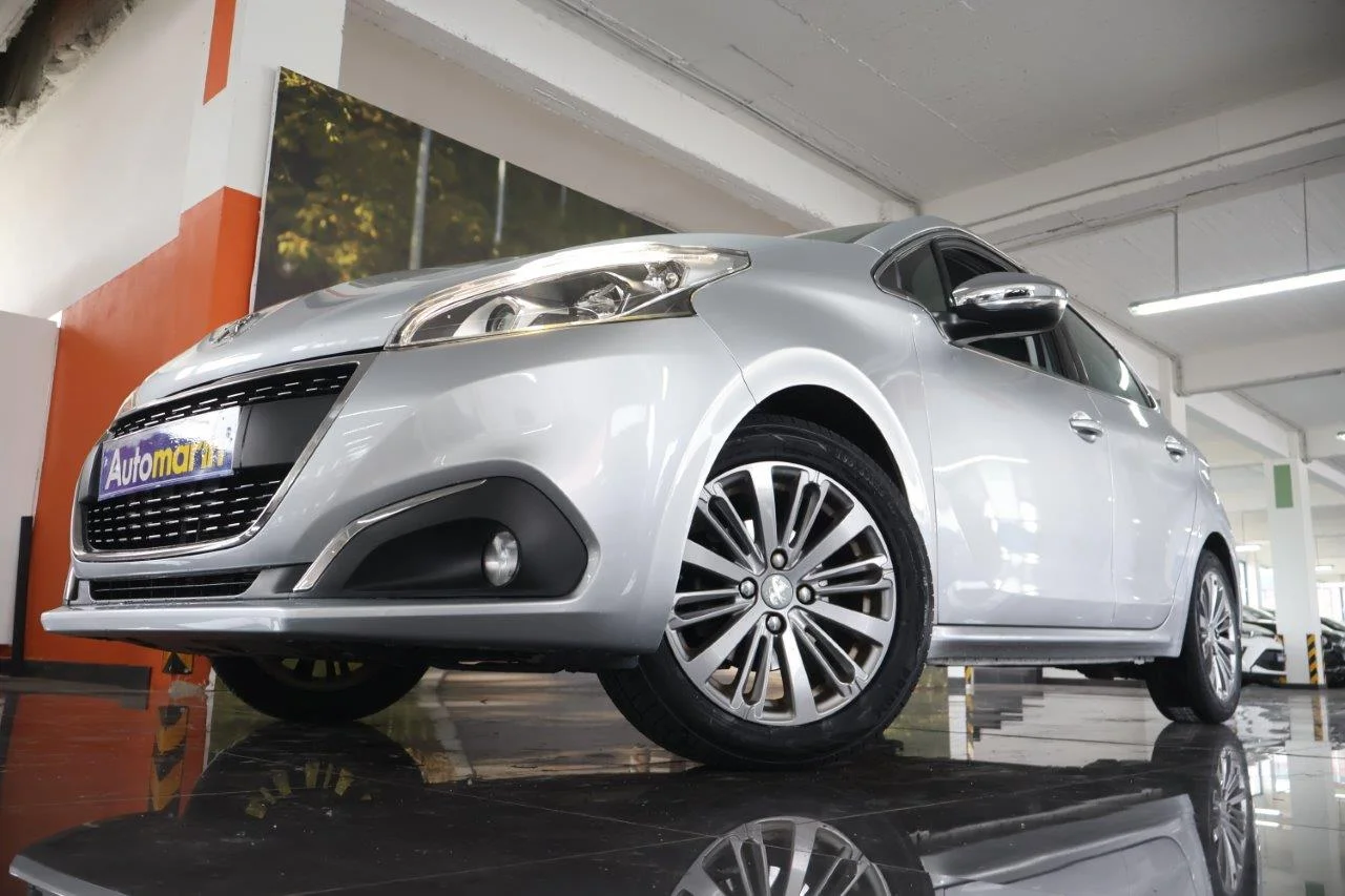 View 2 - Peugeot 208 - 2016