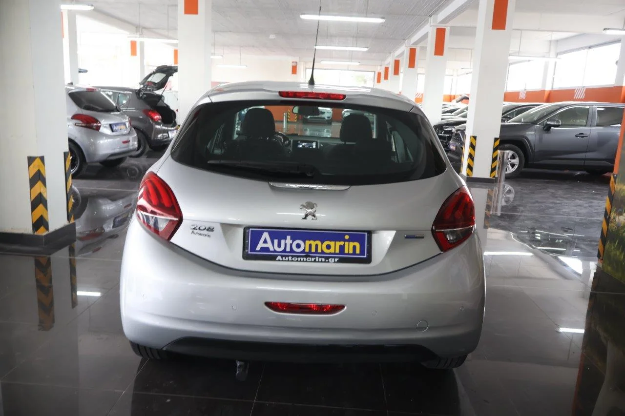 Peugeot 208 - View model 5