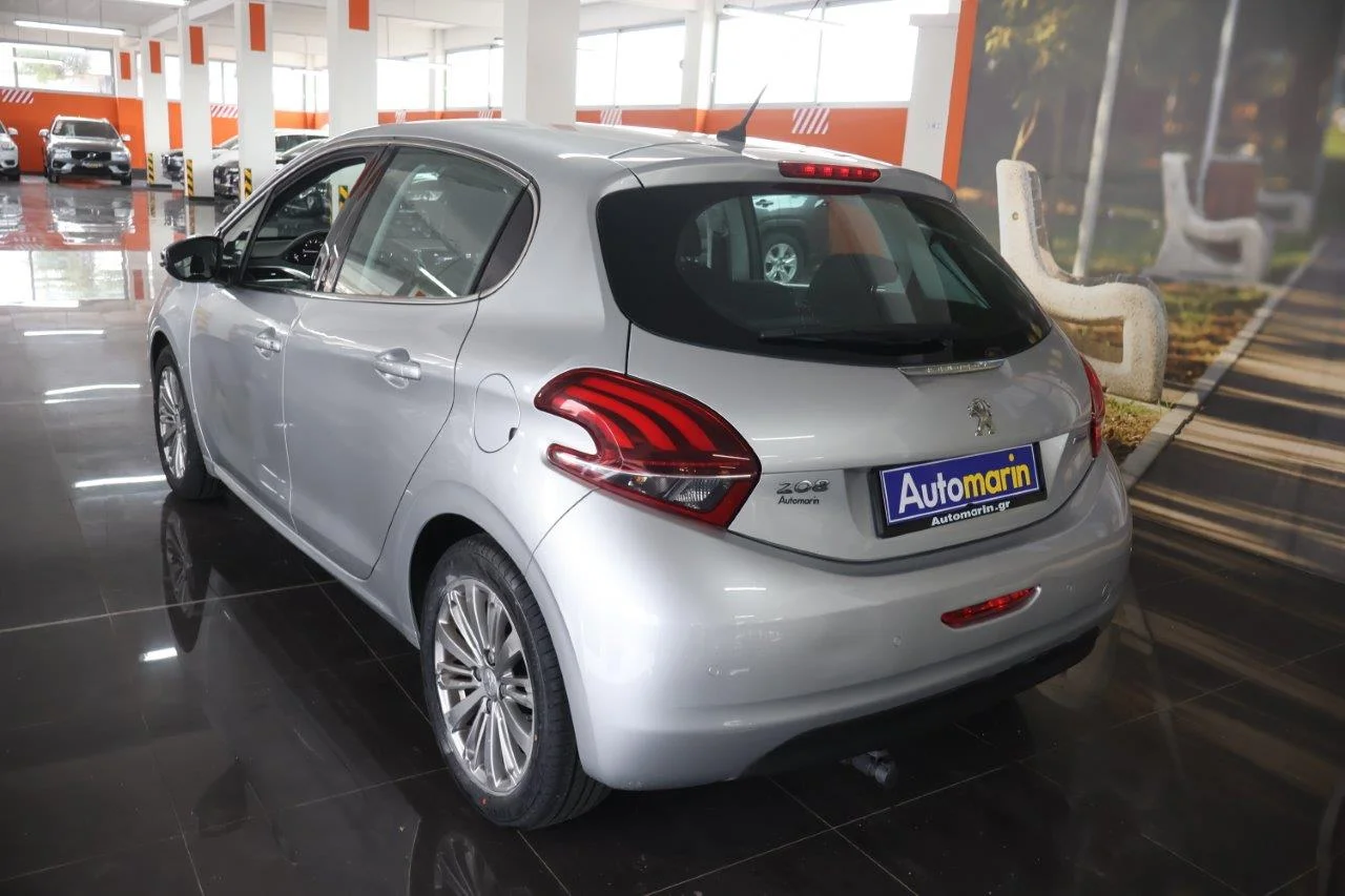 Peugeot 208 - View model 6