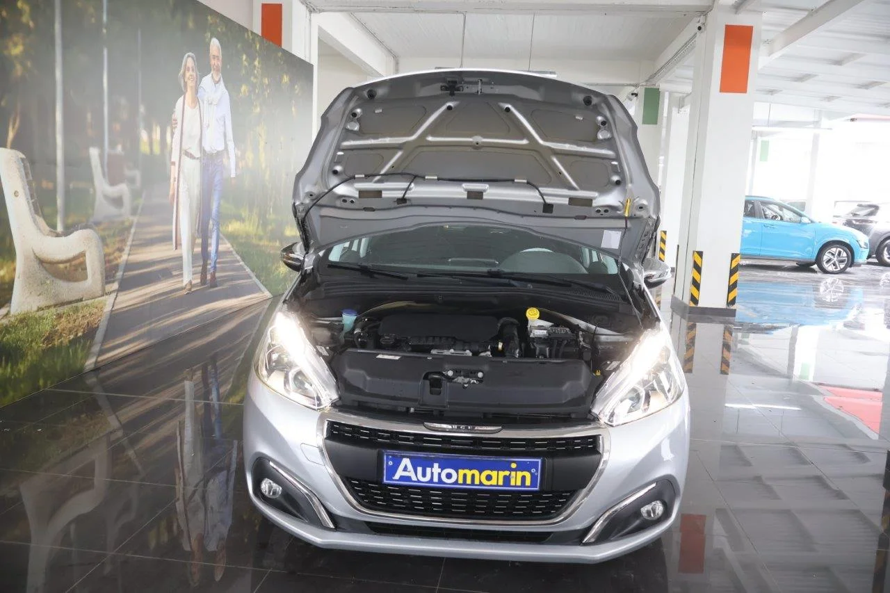 Peugeot 208 - View model 18