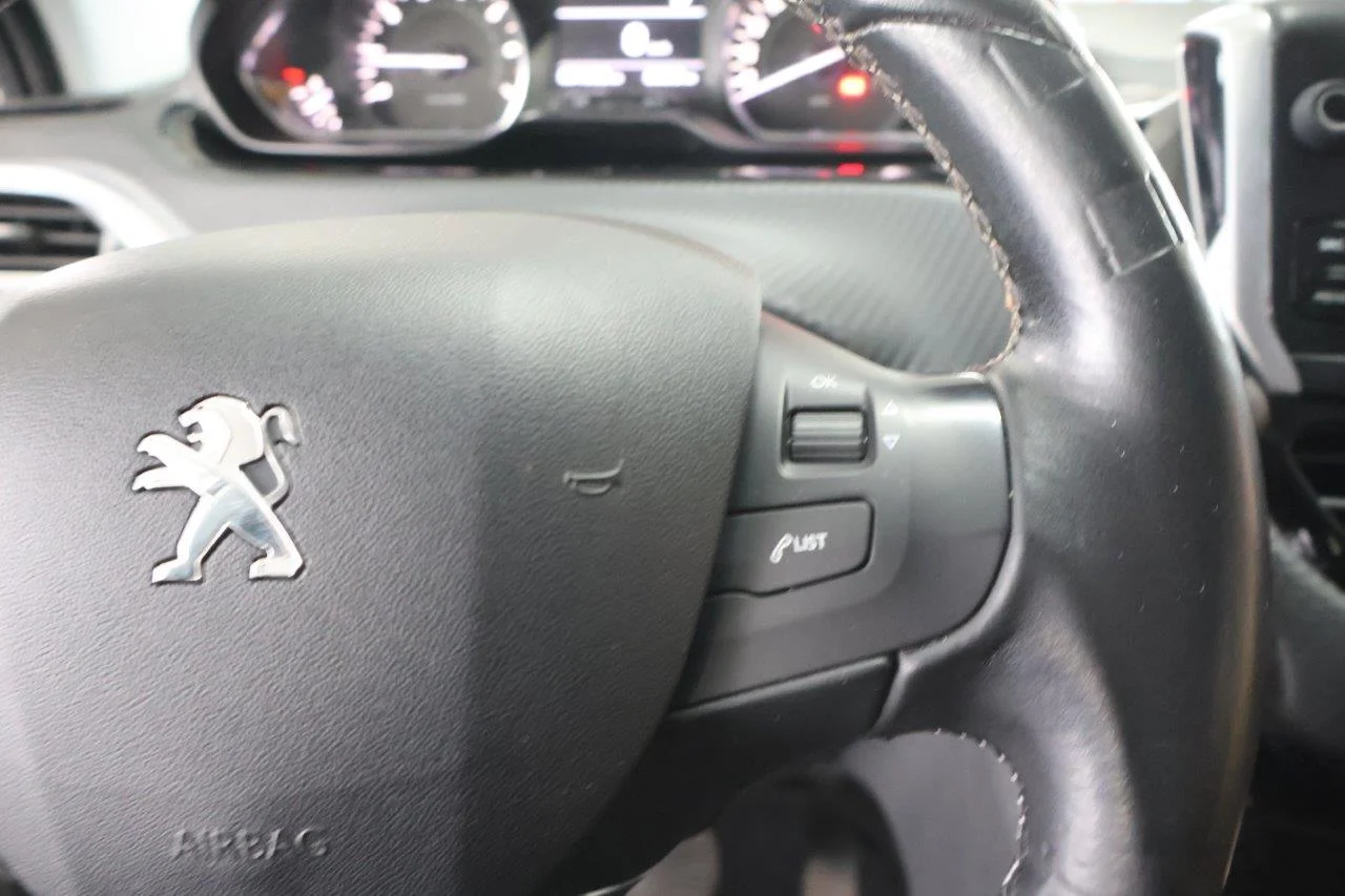 Peugeot 208 - View model 22