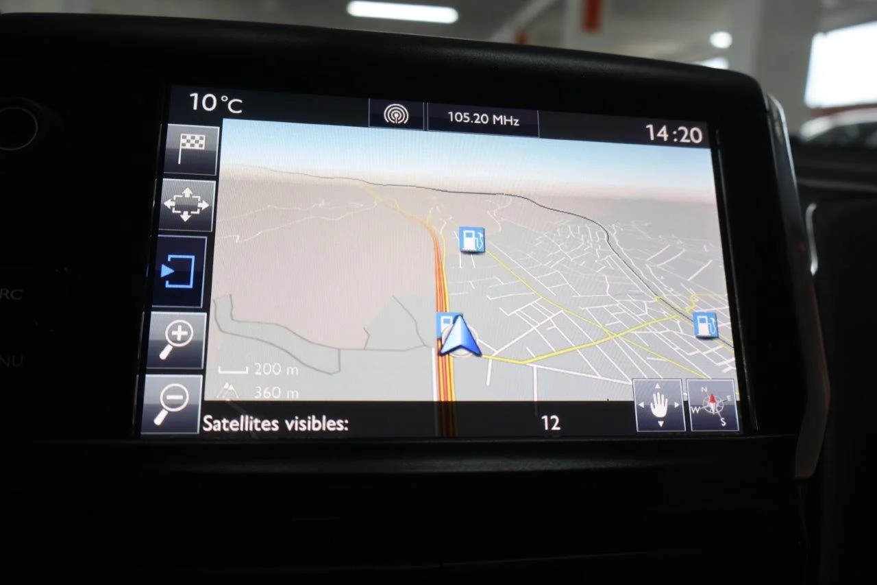 Peugeot 208 - View model 30