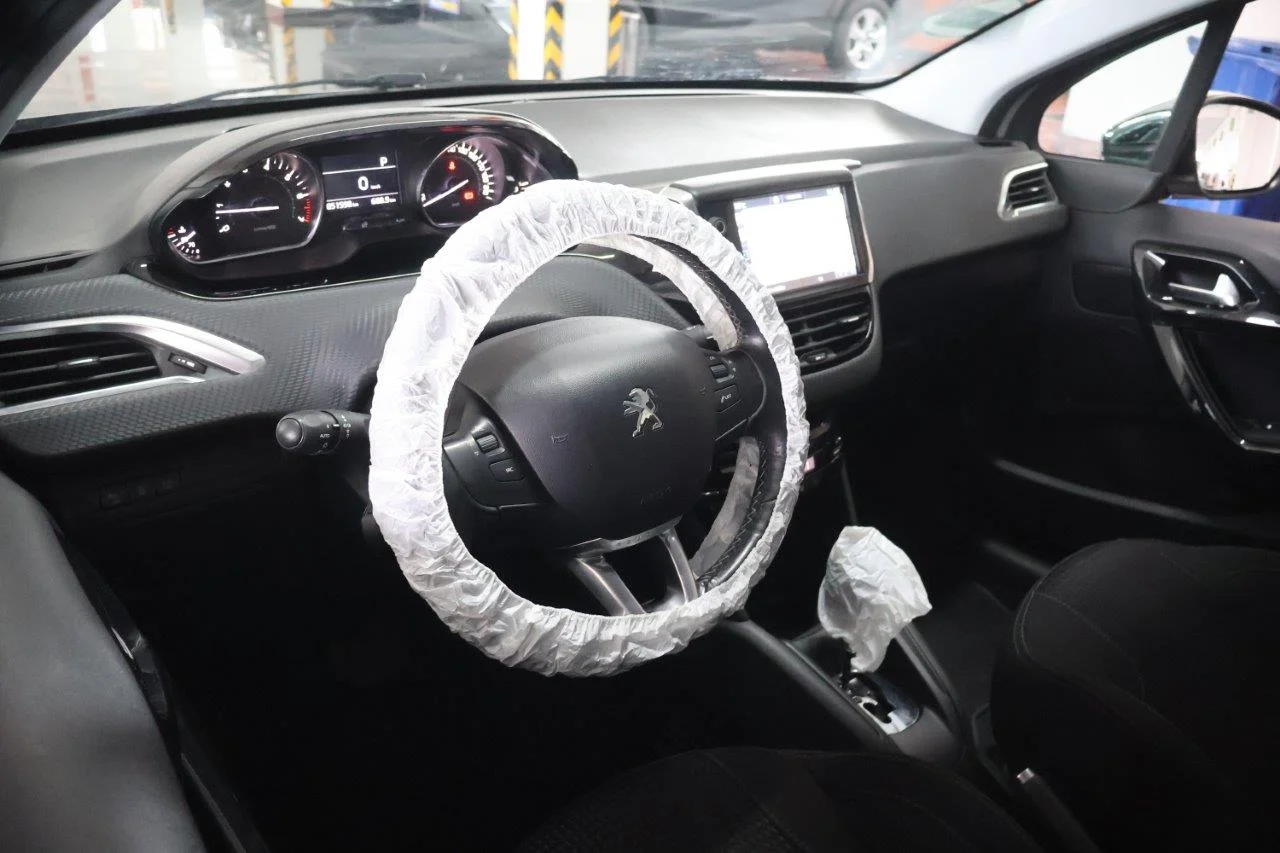 Peugeot 208 - View model 43