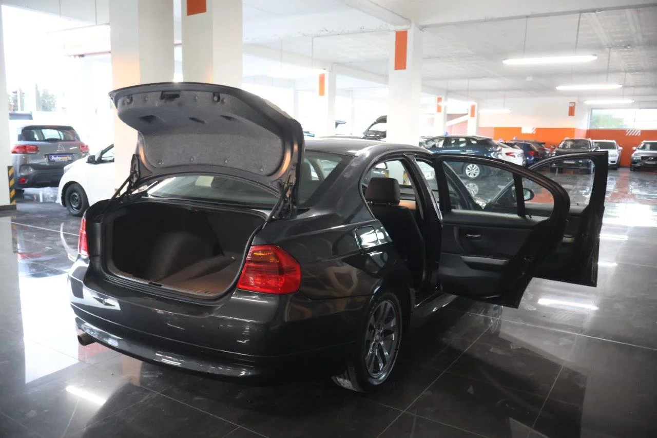 Bmw 320 - View model 6