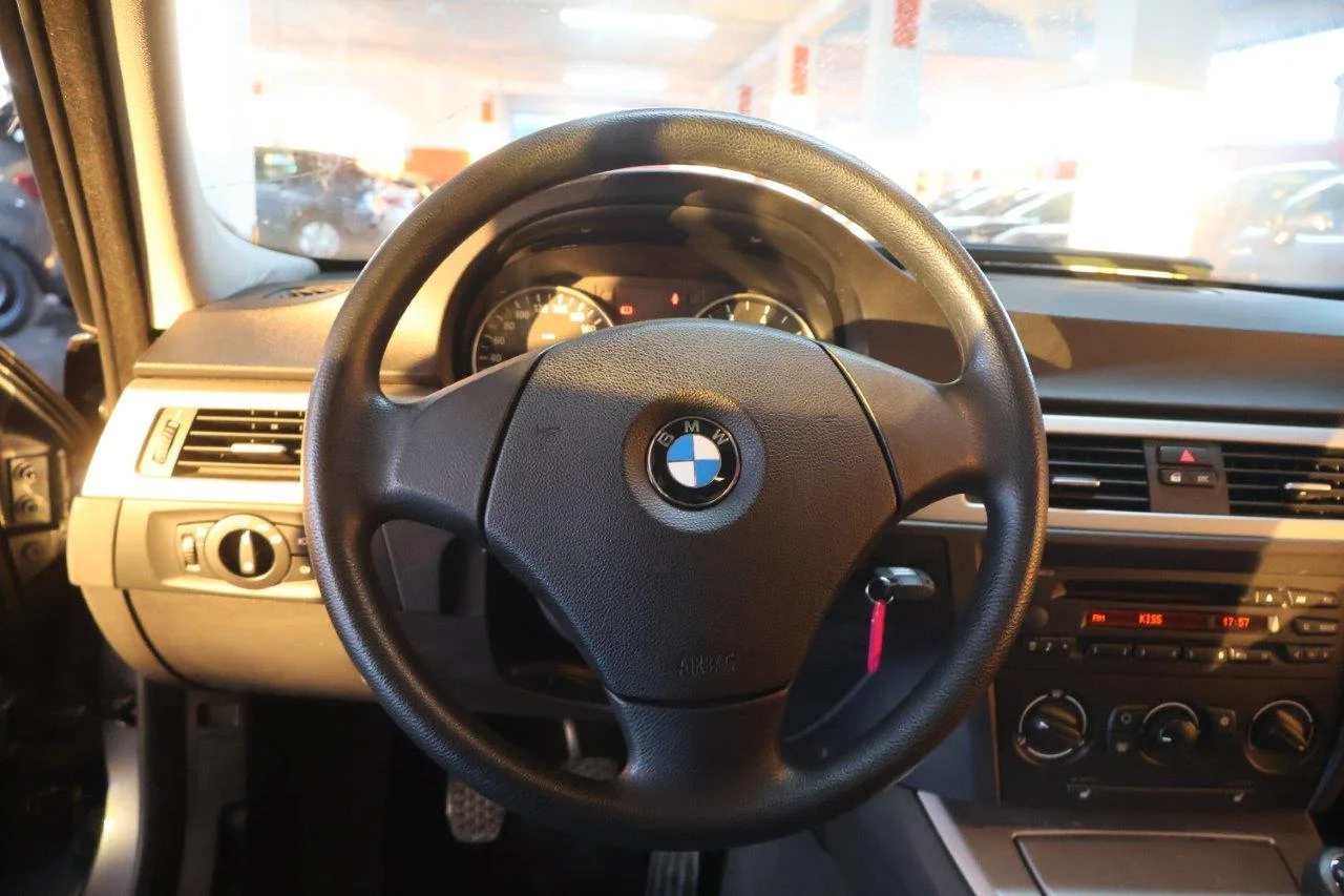 Bmw 320 - View model 21