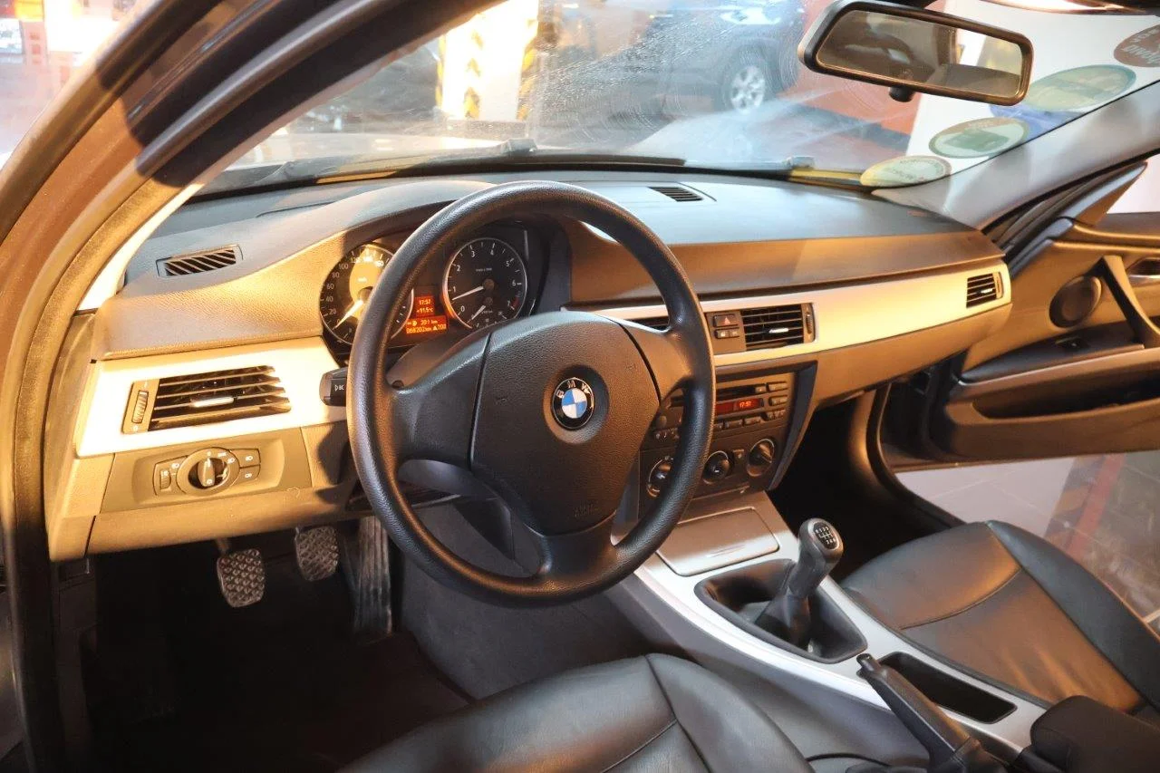 Bmw 320 - View model 25