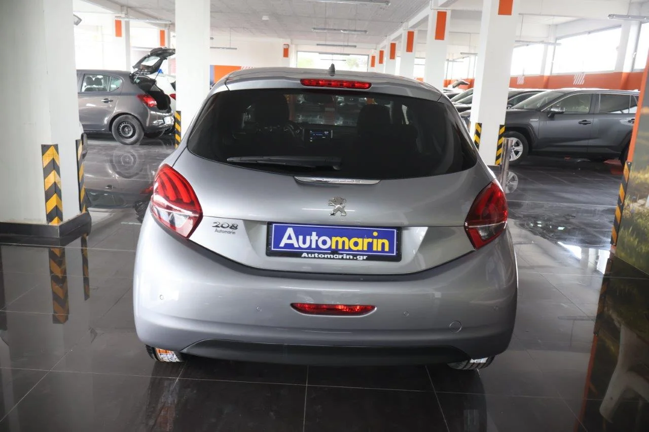 Peugeot 208 - View model 5