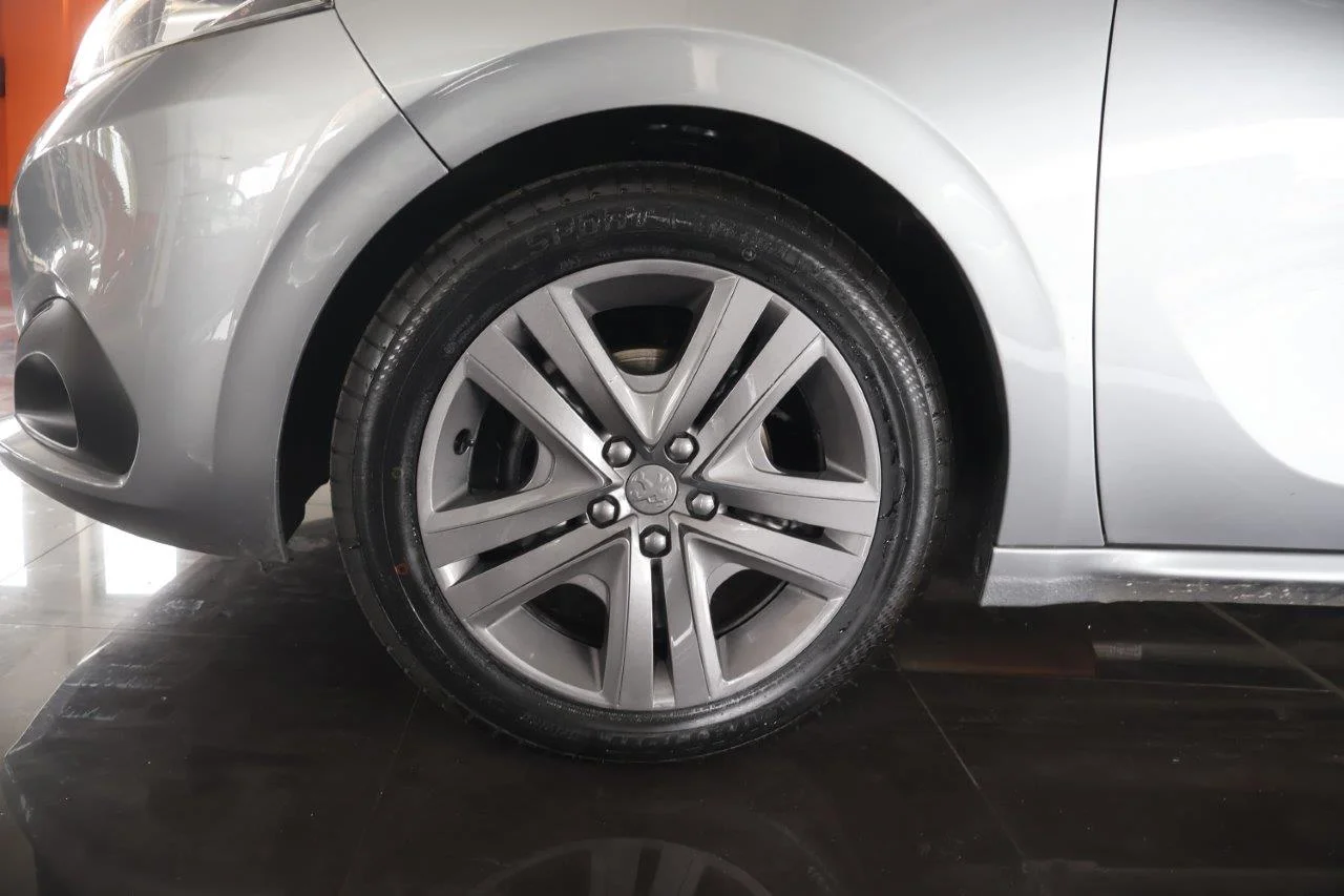 Peugeot 208 - View model 13