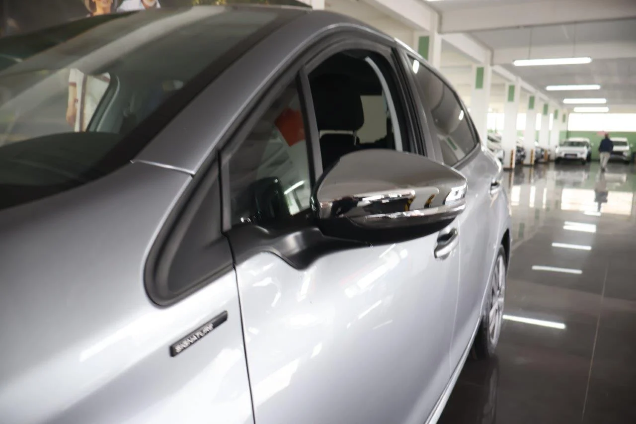 Peugeot 208 - View model 15