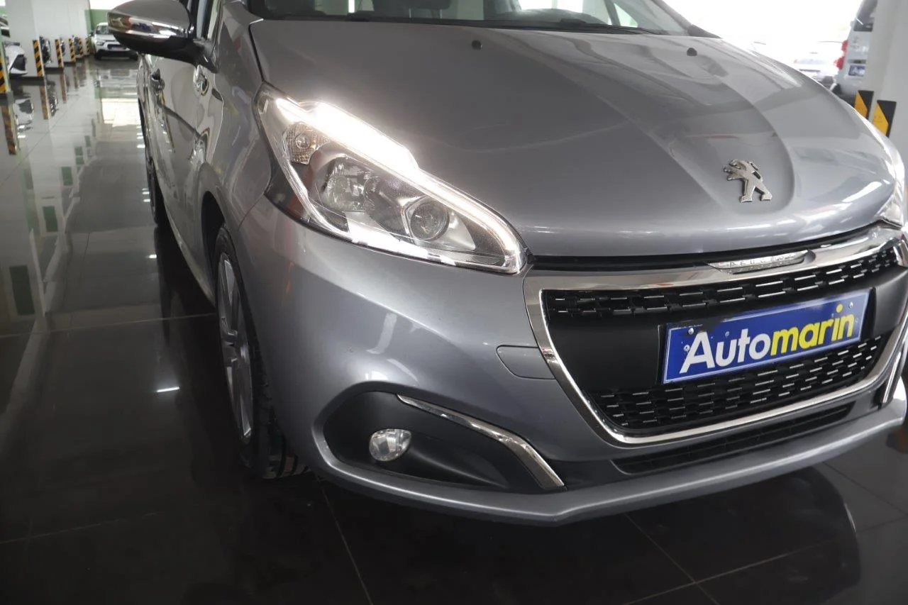 Peugeot 208 - View model 18