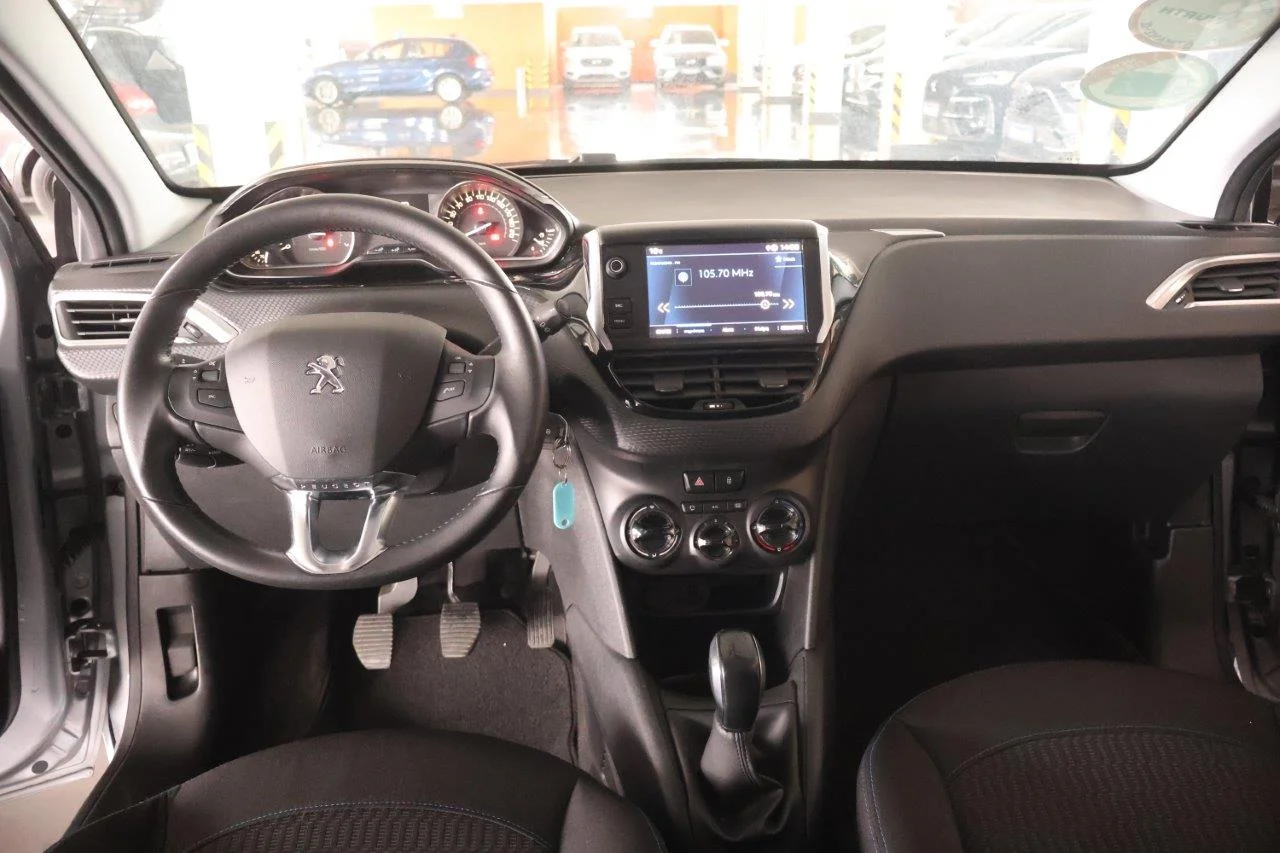 Peugeot 208 - View model 21