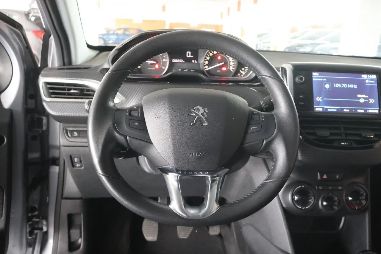 Peugeot 208 - View model 22