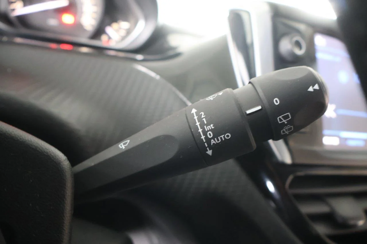 Peugeot 208 - View model 30