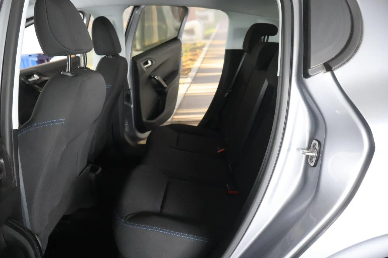 Peugeot 208 - View model 36