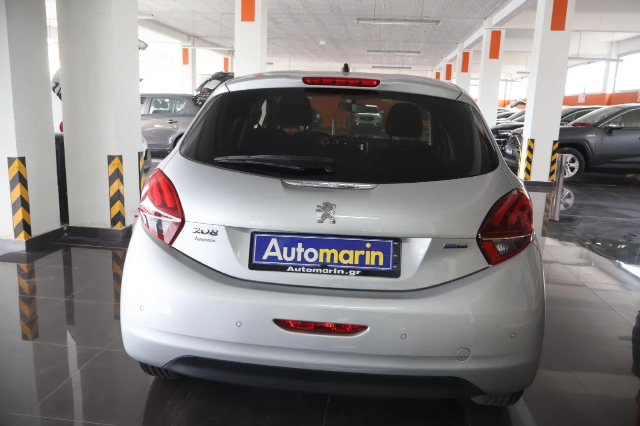 Peugeot 208 - View model 5