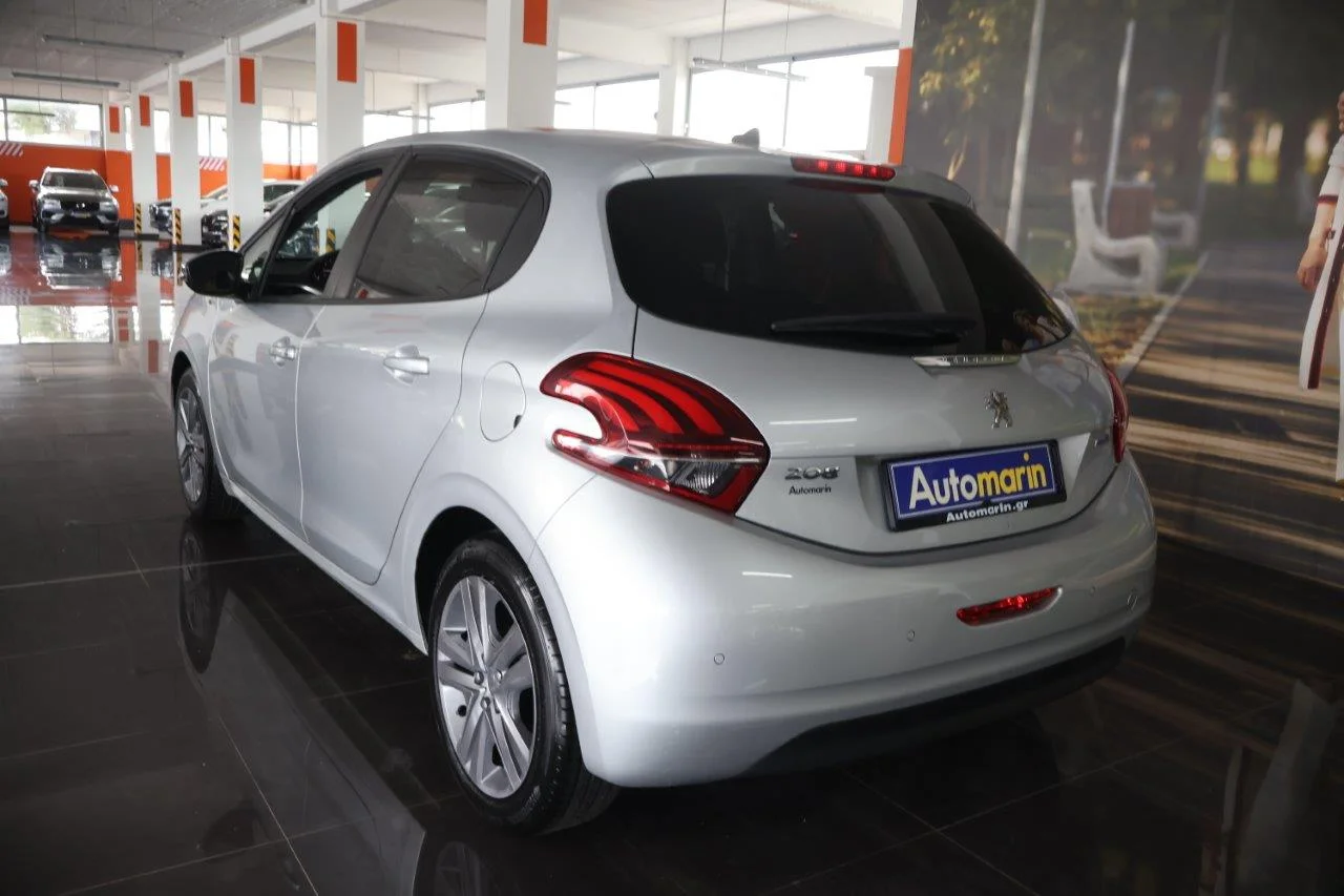 Peugeot 208 - View model 6