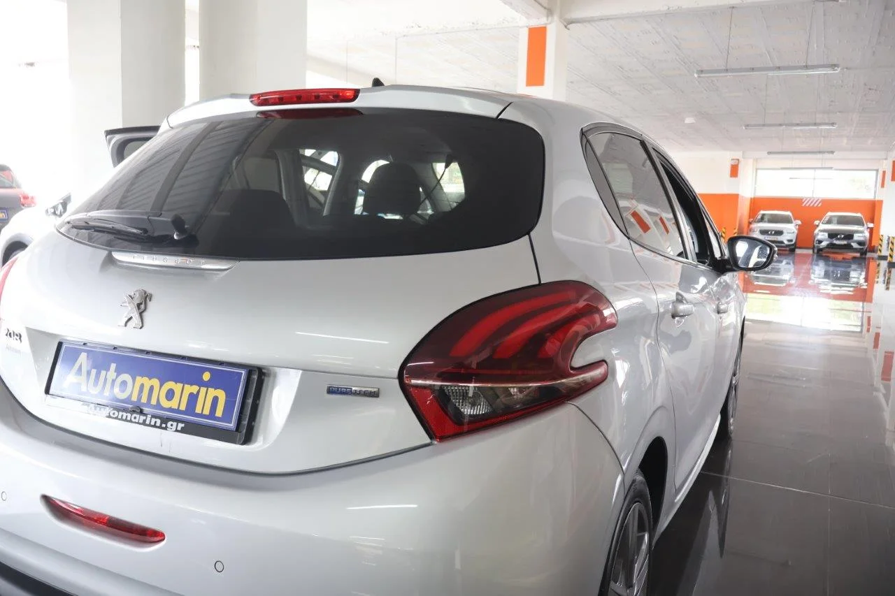 Peugeot 208 - View model 11