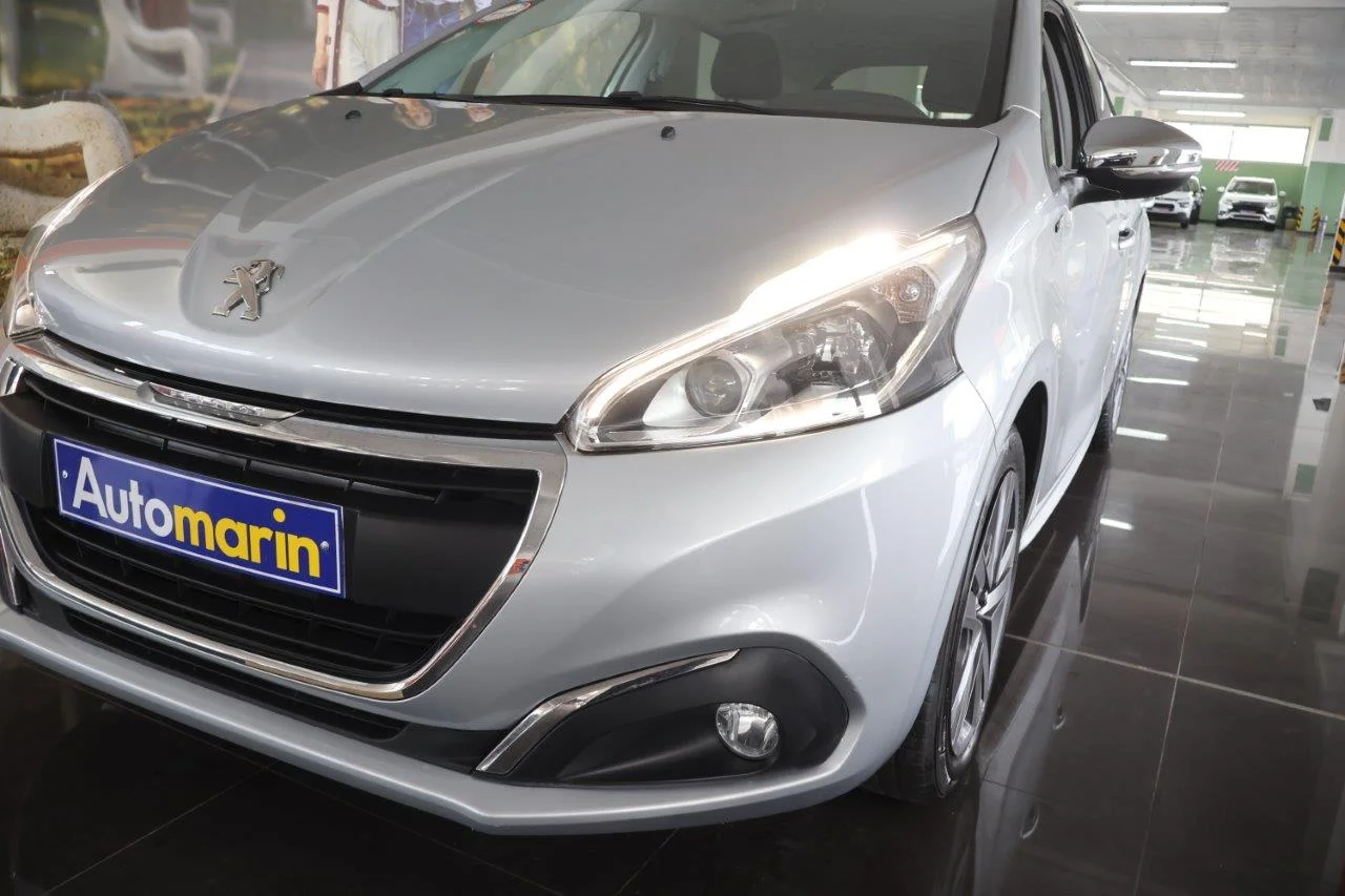 Peugeot 208 - View model 17
