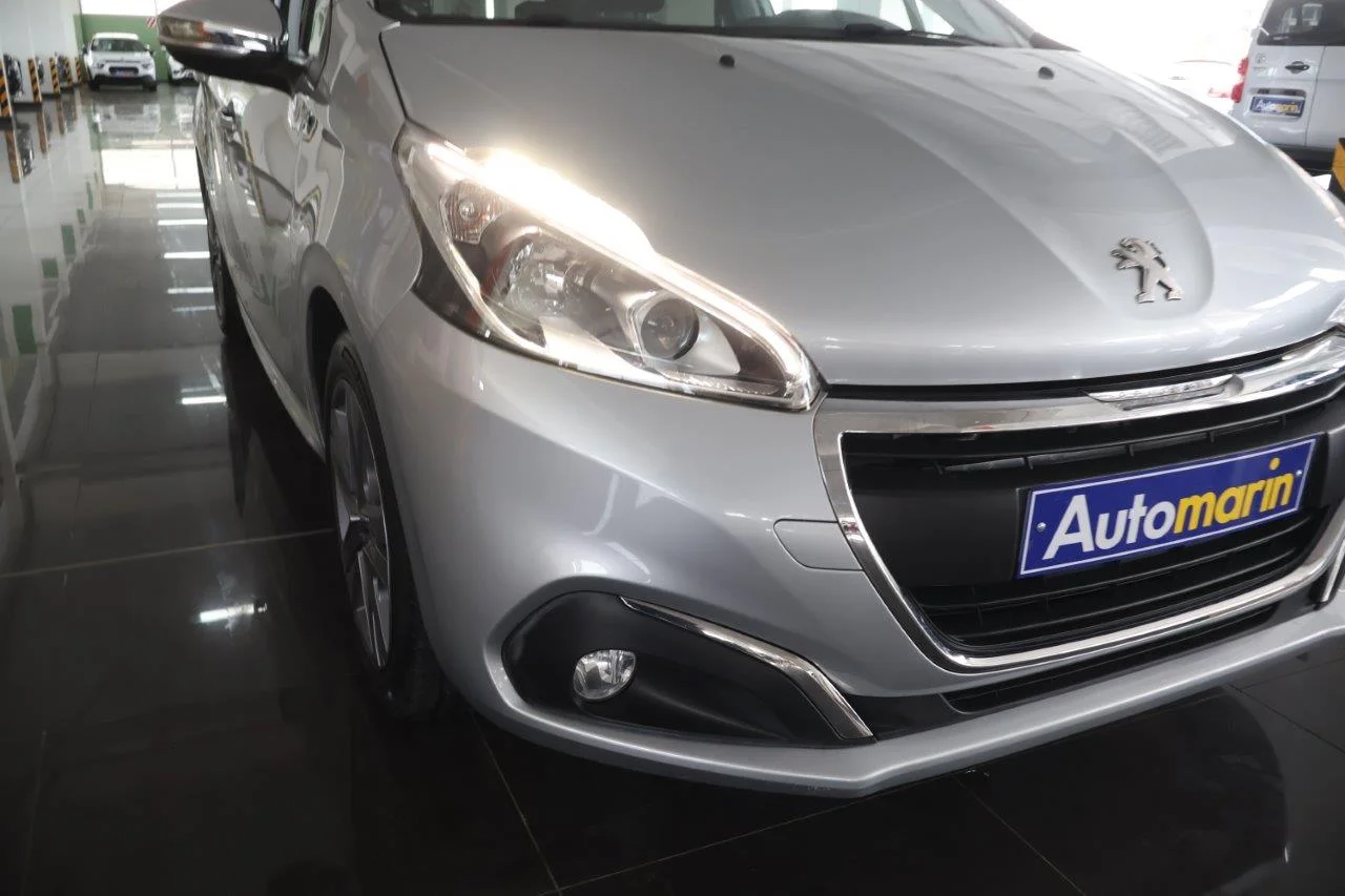Peugeot 208 - View model 18