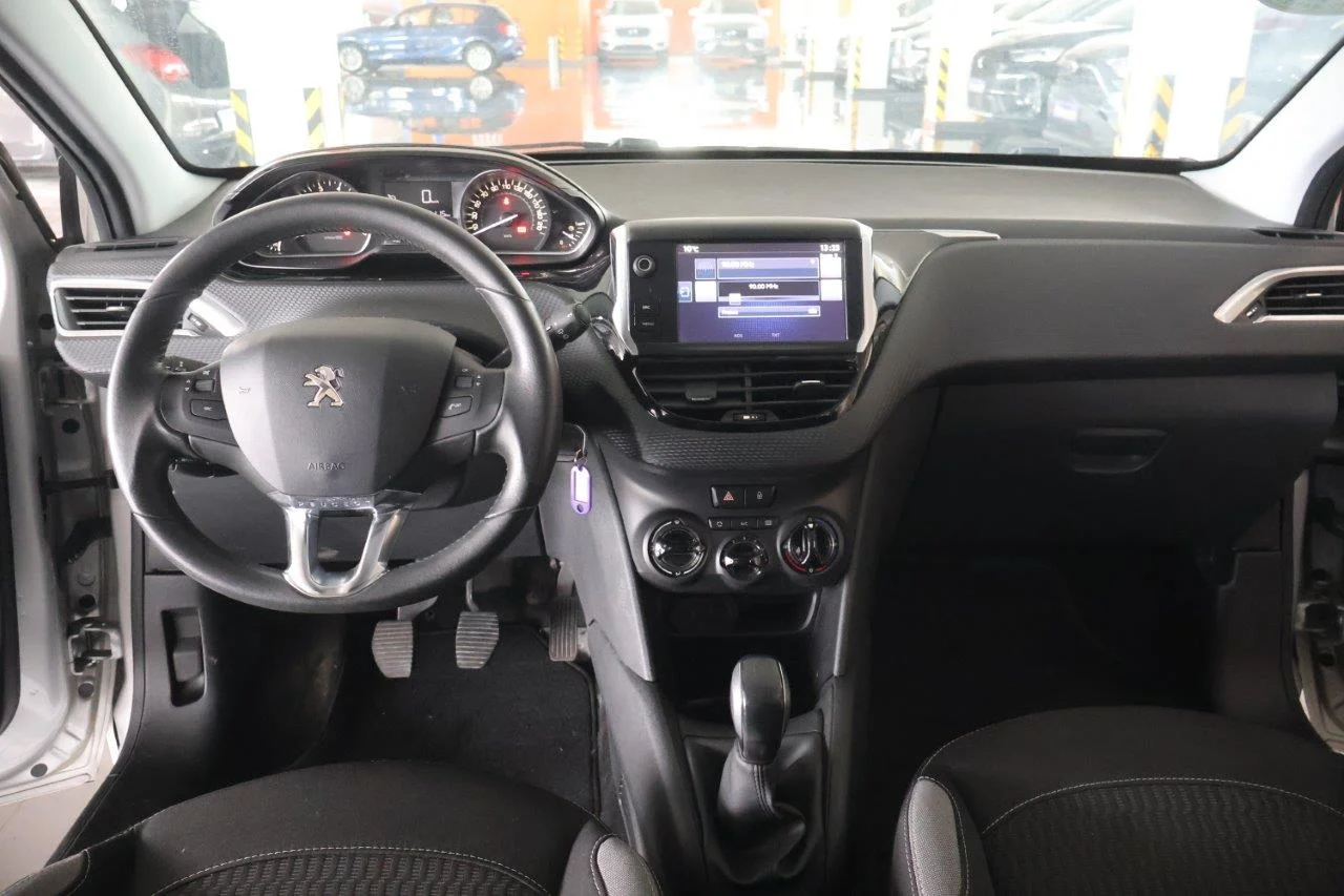 Peugeot 208 - View model 21