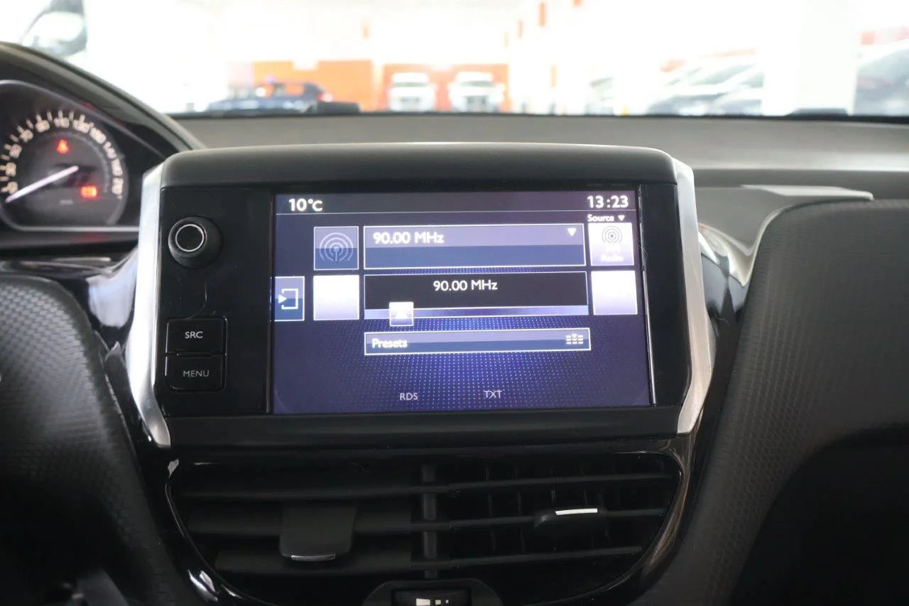 Peugeot 208 - View model 25